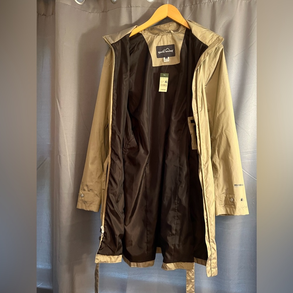 Eddie Bauer NWT Nisqually trench, belted, zip